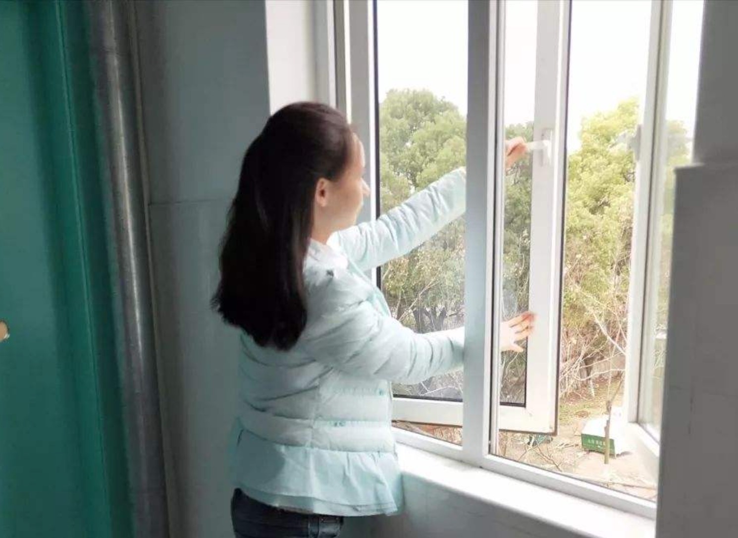 開窗和炭包竟都不能去除甲醛？它們到底做錯(cuò)了什么！