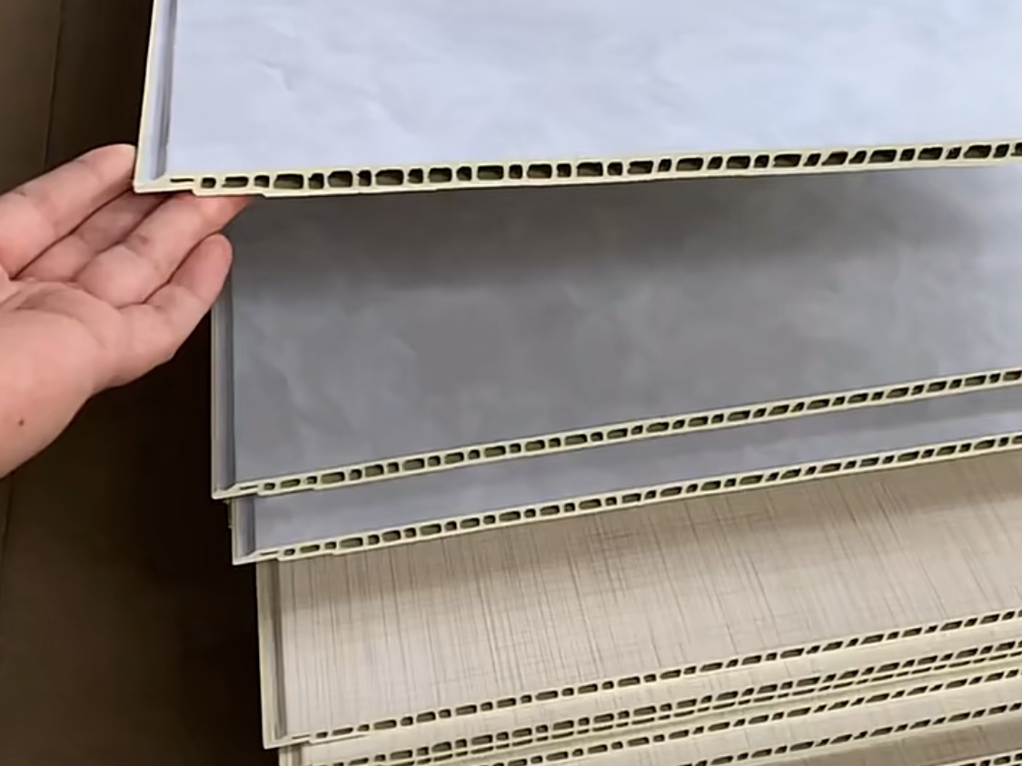 我們平時(shí)使用的PVC板。也就是集成墻板。