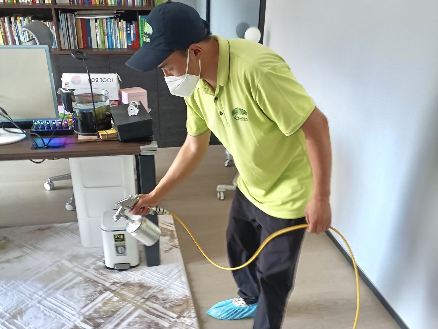 除甲醛公司噴的是什么？